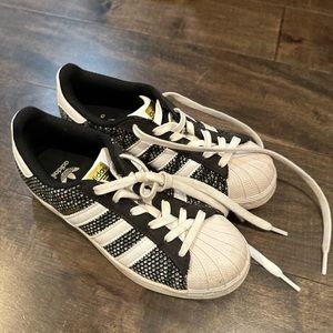 Adidas big kid size 4. Hardly ever worn. Boys.